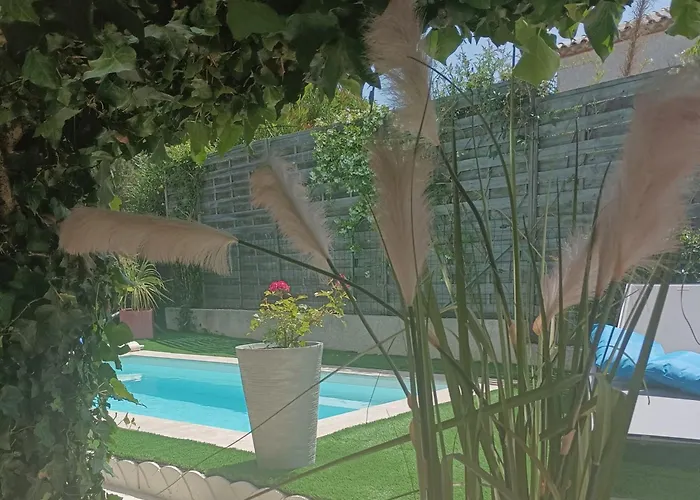 Mimilou Mont St Loup Piscine Privee